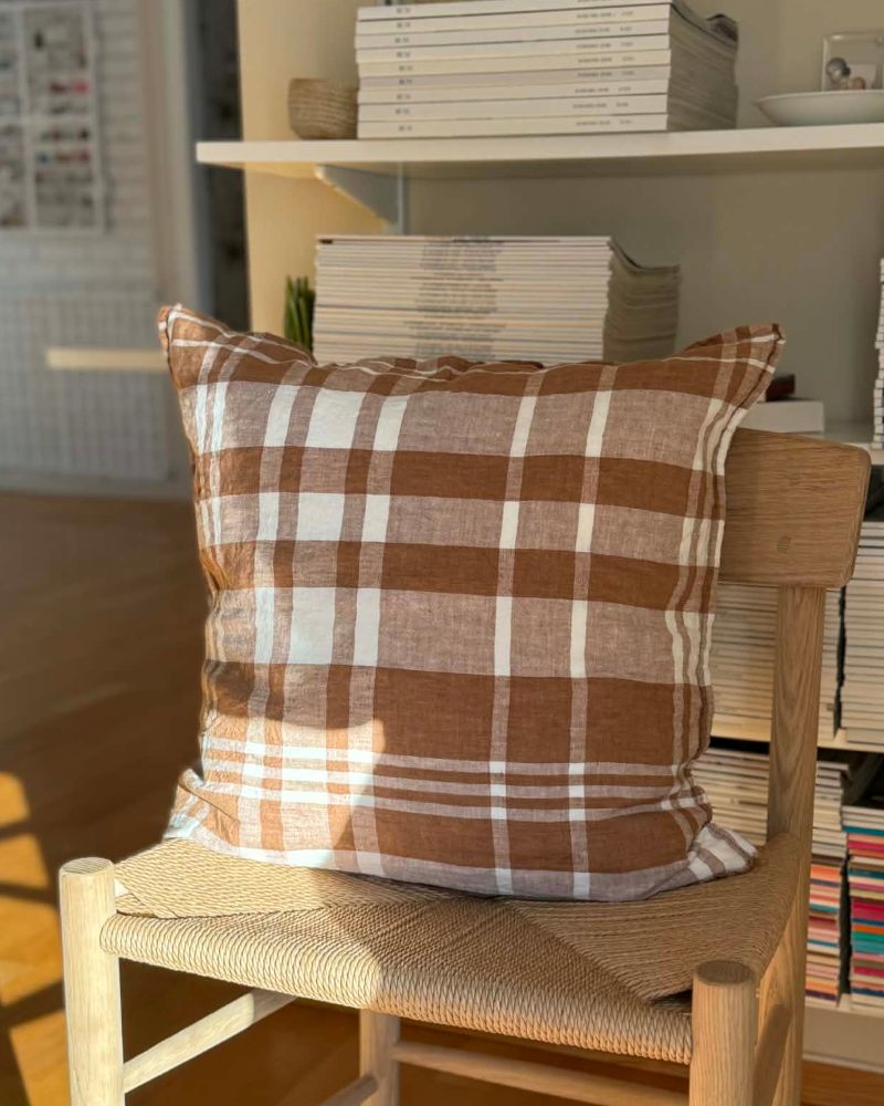 Linge Particulier Putetrekk Lin Coffee Checks 50×50 - Image 2