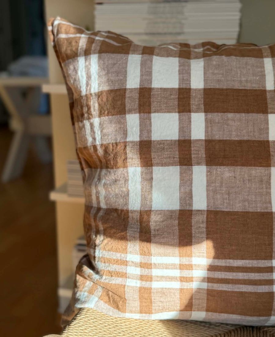 Linge Particulier Putetrekk Lin Coffee Checks 50×50 - Image 3
