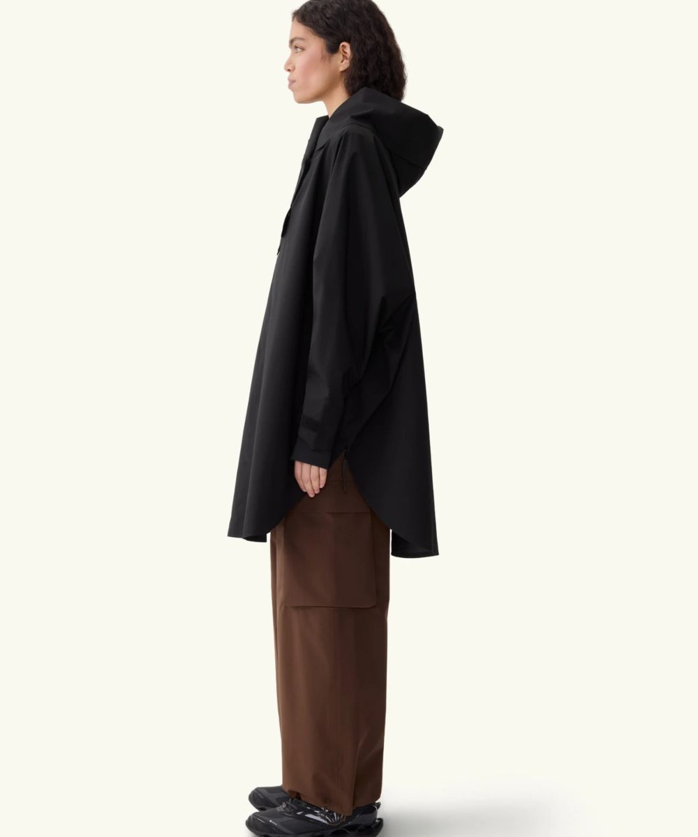 BLÆST Bergen Poncho Sort - Image 6