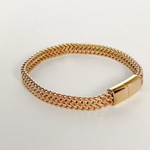 GULLFARGET HERREARMBÅND I RUSTFRITT STÅL  – Klassisk og solid armbånd.
