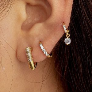 LUMI HUGGIE HOOP 18K GULLBELAGT - 1 stk øredobb
